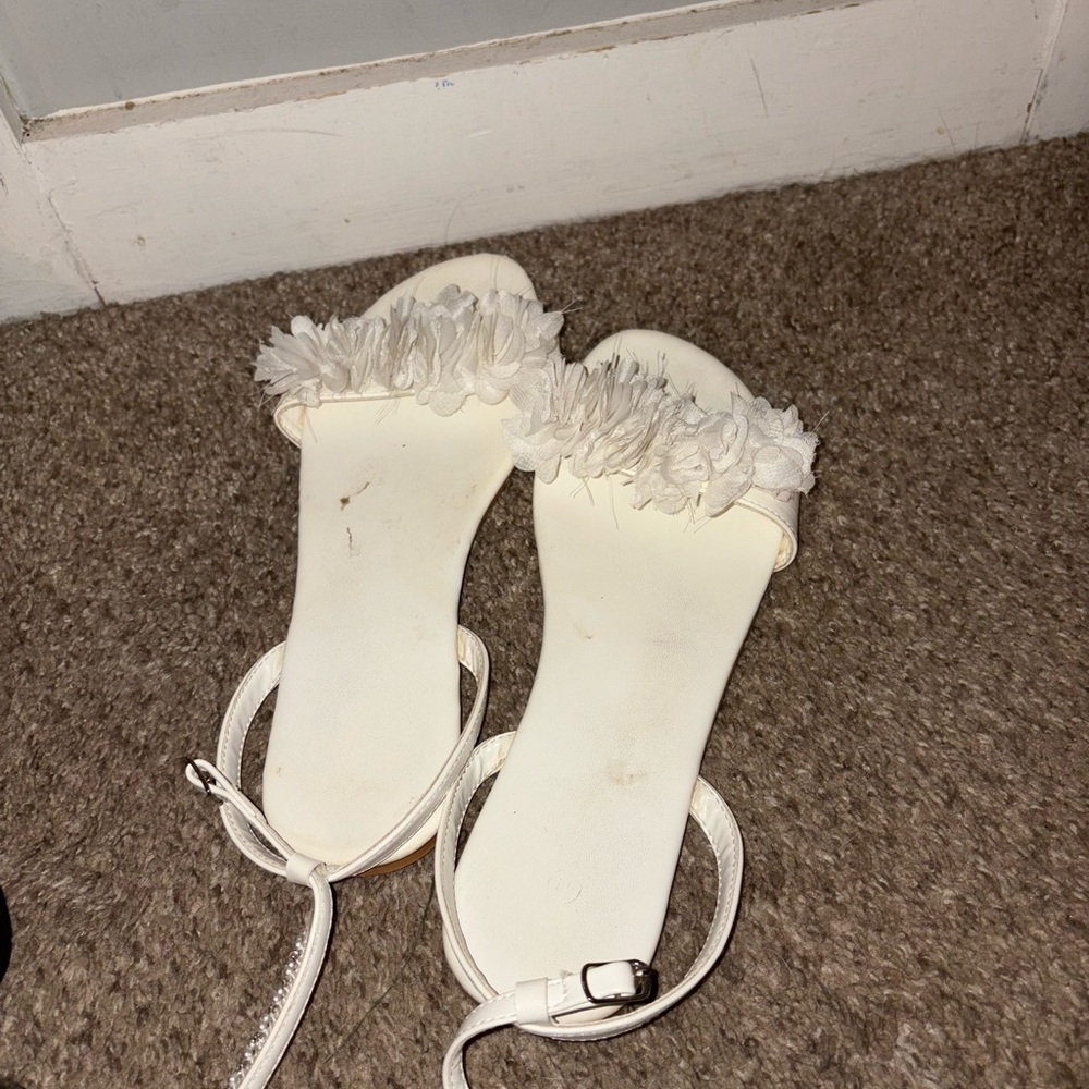 Elegant White Floral Women's Sandals